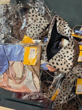 RESELLER BUNDLE - LOLE SPORTS BRAS (17 total units)
